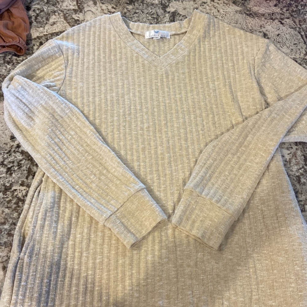 Peyton Bre Girls Long Cream Top with pockets